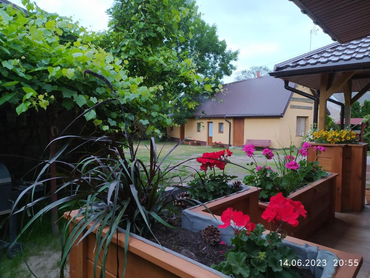Dolistowka Apartamenty, Pole Namiotowe, Balia Z Jacuzzi, Ogrod Warzywny Dla Gosci, Plac Zabaw Dla Dzieci Goniadz Luaran gambar